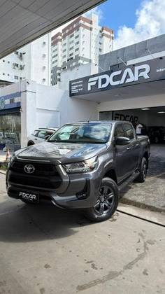 TOYOTA HILUX 2.8 D-4D TURBO DIESEL CD SR 4X4 AUTOMÁTICO